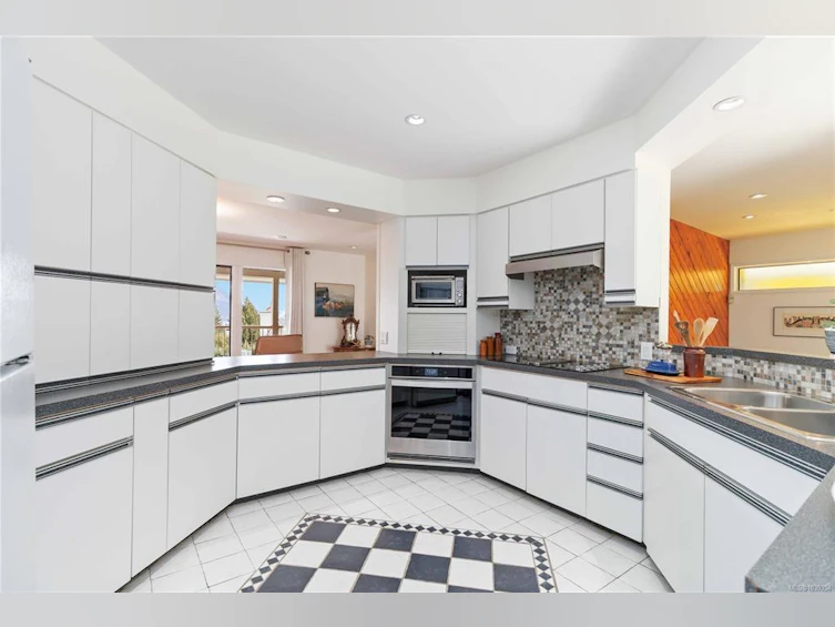 817 Aros Road, Cobble Hill, BC, V8H 0A1 - 11