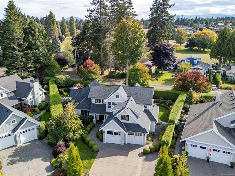 992 Bluffs Drive, Qualicum Beach, BC, V9K 0A2 - 3