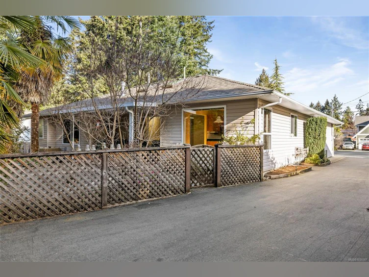 440 Quatna Road, Qualicum Beach, BC, V9K 1B5 - 47