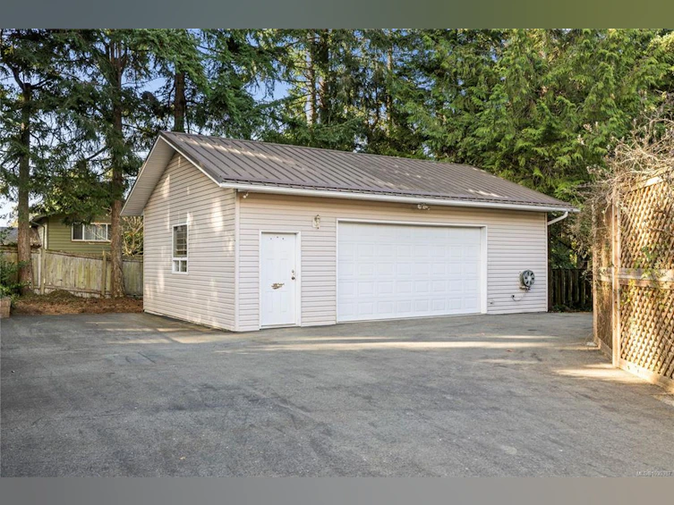 440 Quatna Road, Qualicum Beach, BC, V9K 1B5 - 6