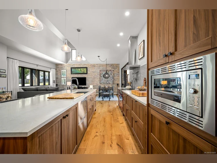4615 E Thompson Clarke Drive, Bowser/Deep Bay, BC, V0R 1G0 - 18