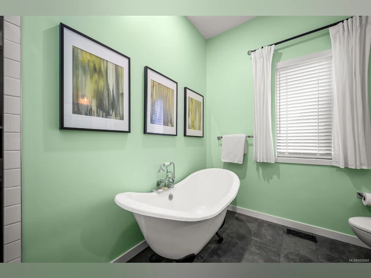 4615 E Thompson Clarke Drive, Bowser/Deep Bay, BC, V0R 1G0 - 46
