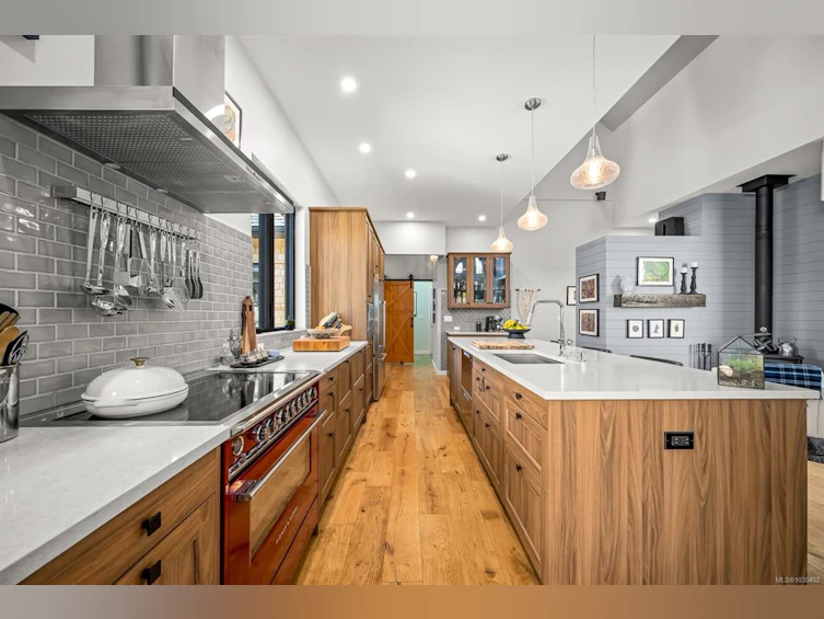 4615 E Thompson Clarke Drive, Bowser/Deep Bay, BC, V0R 1G0 - 6