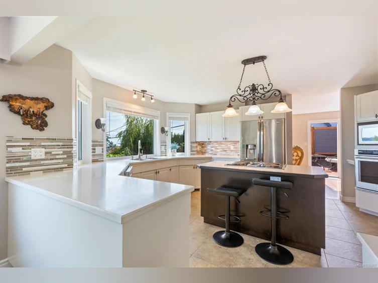 392 Carnegie Street, Campbell River, BC, V9W 2J5 - 10