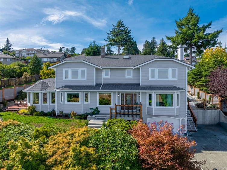 392 Carnegie Street, Campbell River, BC, V9W 2J5