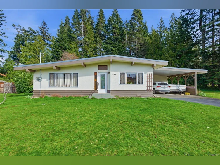 559 Johnstone Road, French Creek, BC, V9P 2A5