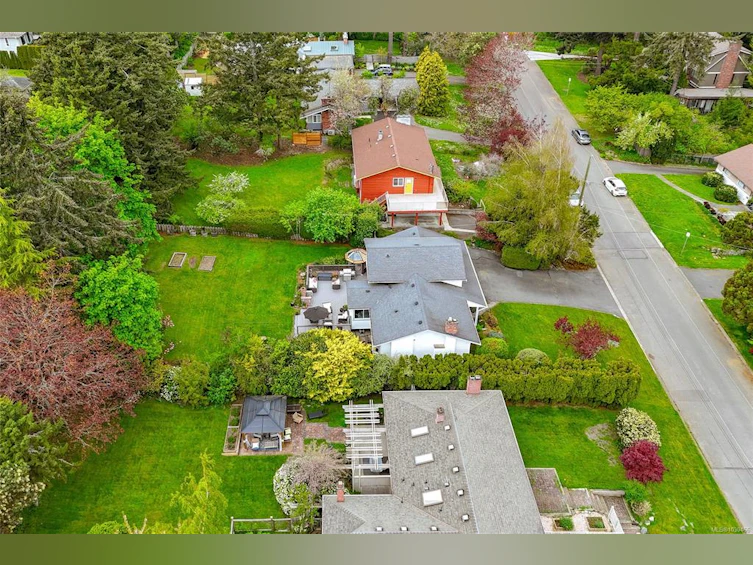 2441 Sutton Road, Saanich, BC, V8N 1J1 - 60