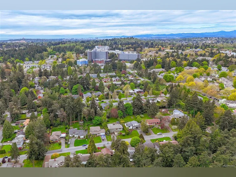 2441 Sutton Road, Saanich, BC, V8N 1J1 - 67