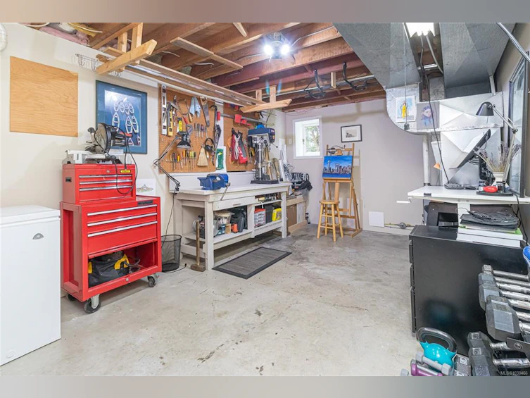 2441 Sutton Road, Saanich, BC, V8N 1J1 - 49