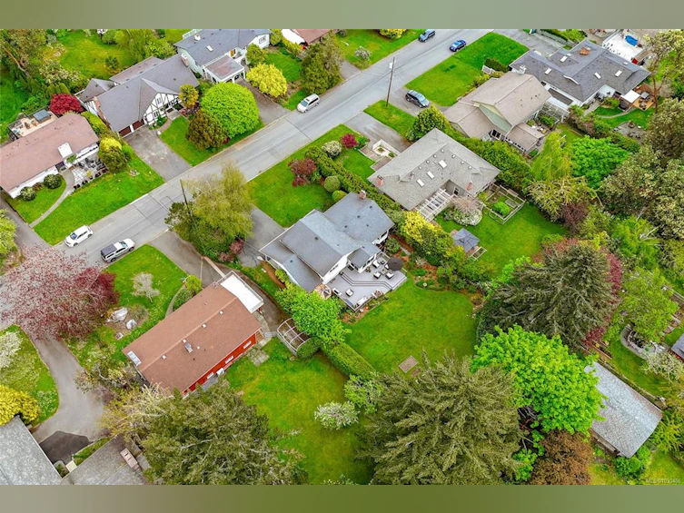2441 Sutton Road, Saanich, BC, V8N 1J1 - 63