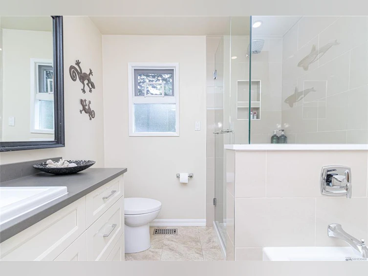 2441 Sutton Road, Saanich, BC, V8N 1J1 - 33