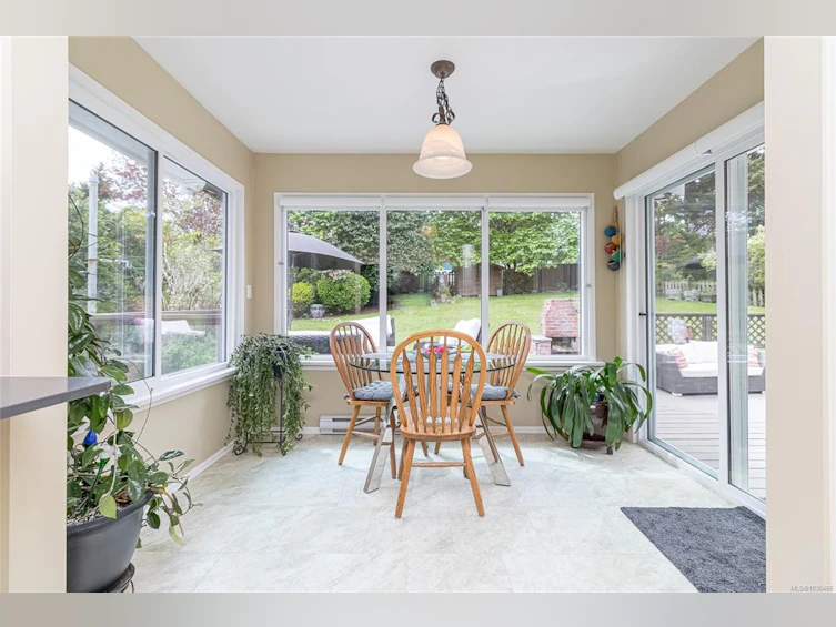 2441 Sutton Road, Saanich, BC, V8N 1J1 - 27
