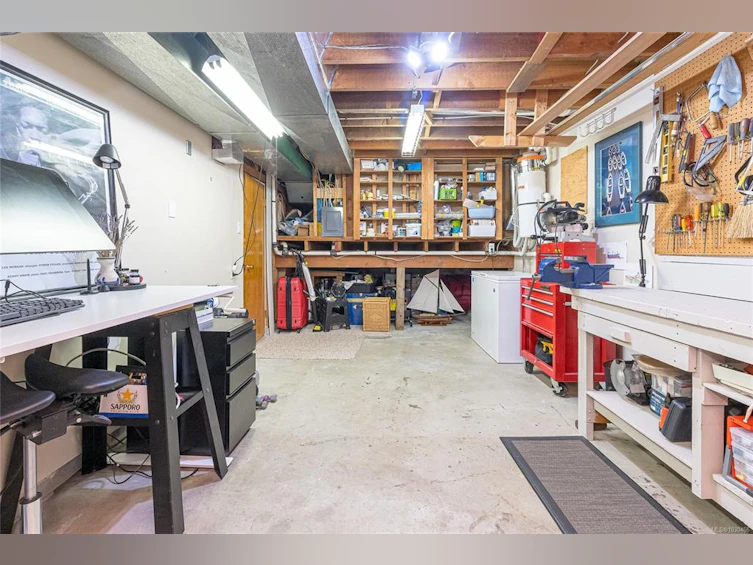 2441 Sutton Road, Saanich, BC, V8N 1J1 - 50