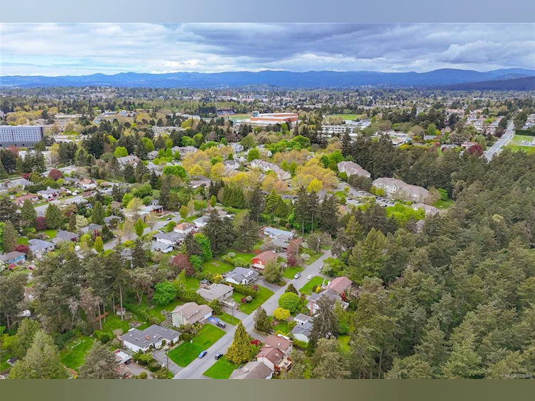 2441 Sutton Road, Saanich, BC, V8N 1J1 - 66