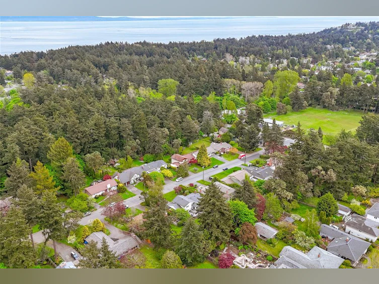 2441 Sutton Road, Saanich, BC, V8N 1J1 - 64