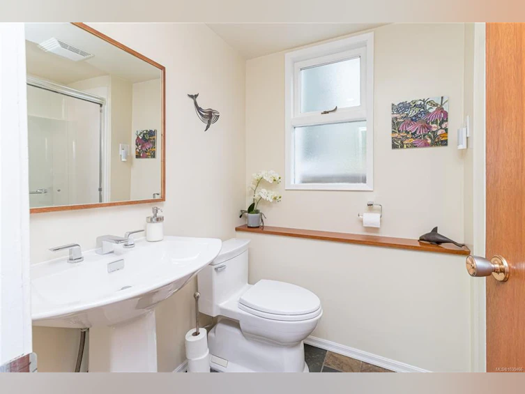 2441 Sutton Road, Saanich, BC, V8N 1J1 - 37