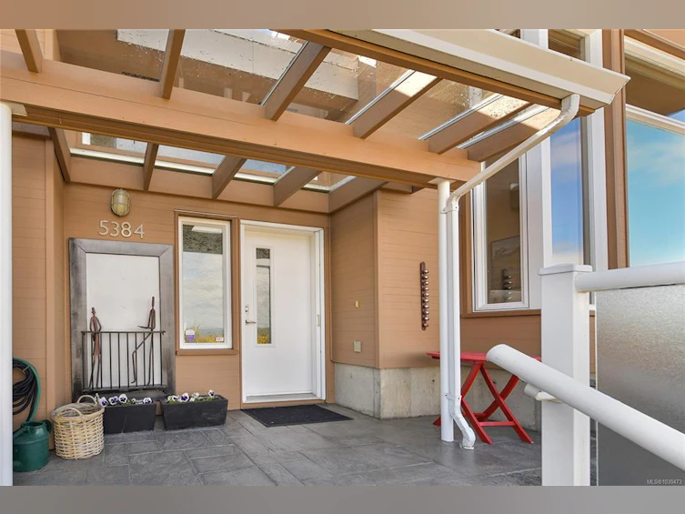 5384 Sayward Hill Crescent, Saanich, BC, V8Y 3H8 - 47
