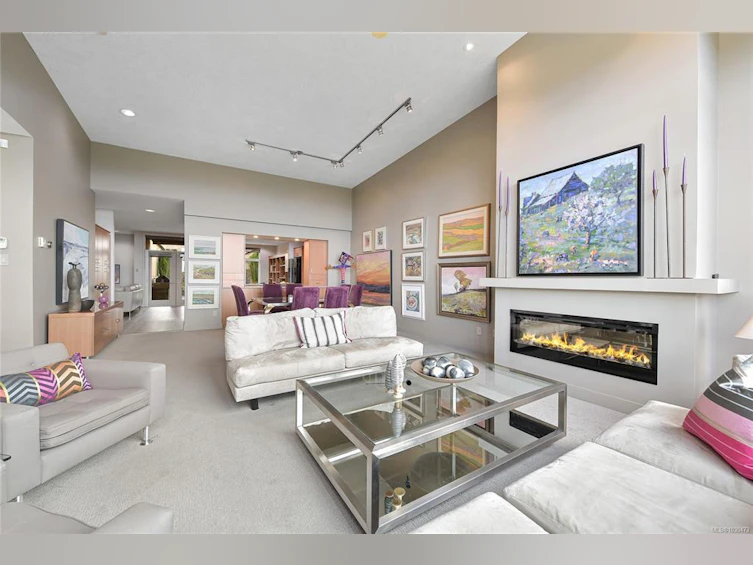 5384 Sayward Hill Crescent, Saanich, BC, V8Y 3H8 - 8