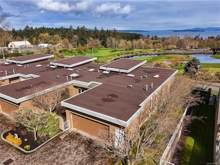 5384 Sayward Hill Crescent, Saanich, BC, V8Y 3H8 - 69