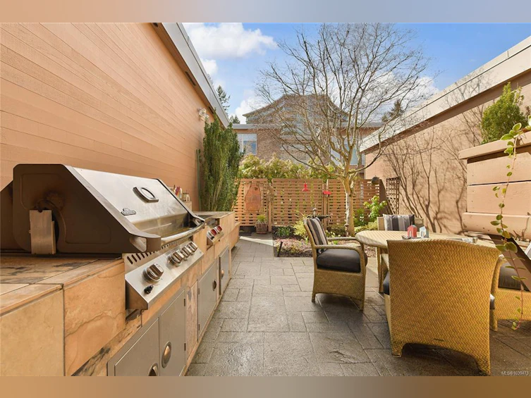 5384 Sayward Hill Crescent, Saanich, BC, V8Y 3H8 - 44