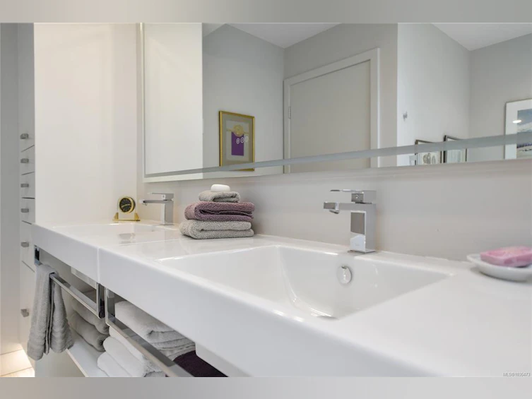 5384 Sayward Hill Crescent, Saanich, BC, V8Y 3H8 - 27
