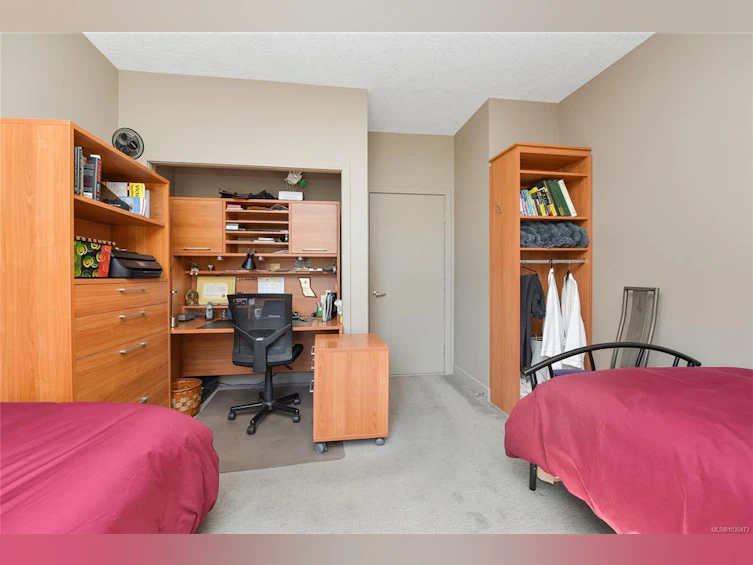 5384 Sayward Hill Crescent, Saanich, BC, V8Y 3H8 - 38