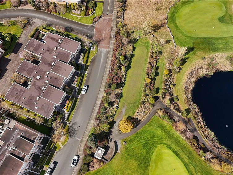 5384 Sayward Hill Crescent, Saanich, BC, V8Y 3H8 - 65