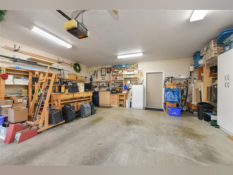 5384 Sayward Hill Crescent, Saanich, BC, V8Y 3H8 - 54