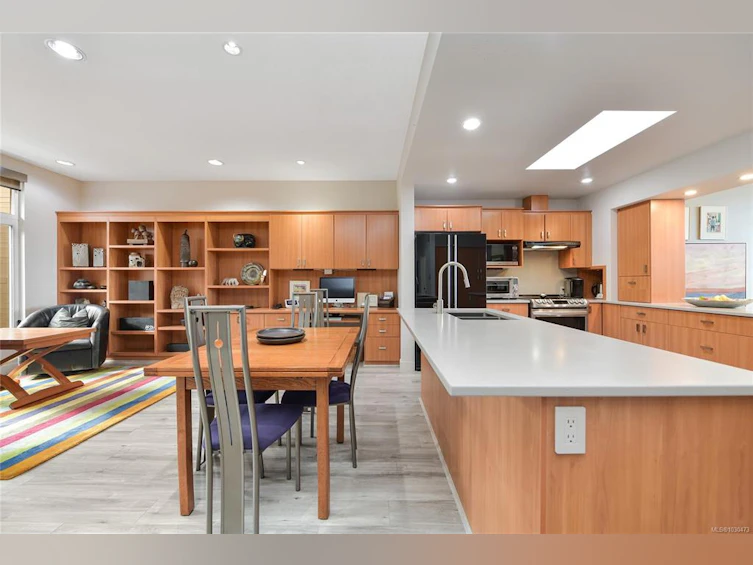 5384 Sayward Hill Crescent, Saanich, BC, V8Y 3H8 - 14