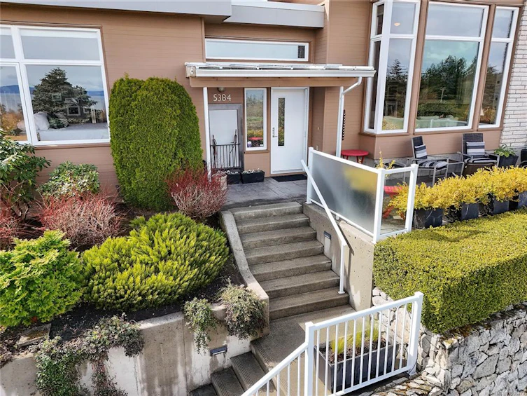 5384 Sayward Hill Crescent, Saanich, BC, V8Y 3H8 - 56