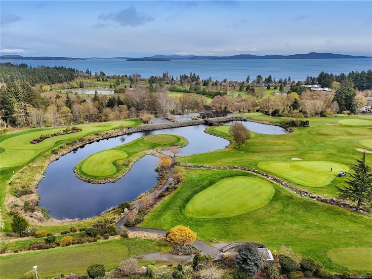 5384 Sayward Hill Crescent, Saanich, BC, V8Y 3H8 - 55