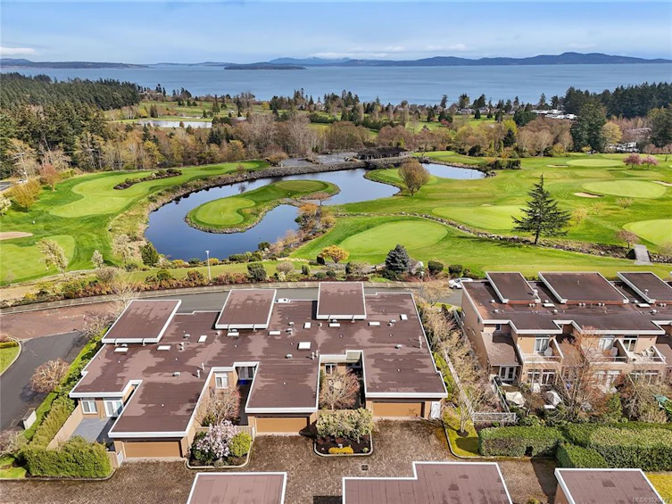 5384 Sayward Hill Crescent, Saanich, BC, V8Y 3H8 - 58