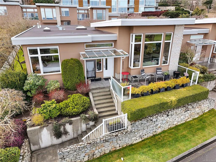 5384 Sayward Hill Crescent, Saanich, BC, V8Y 3H8 - 48