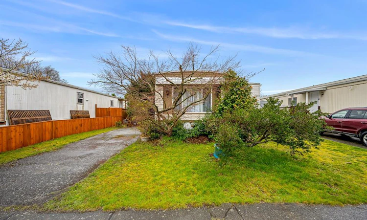19-390 Cowichan Avenue