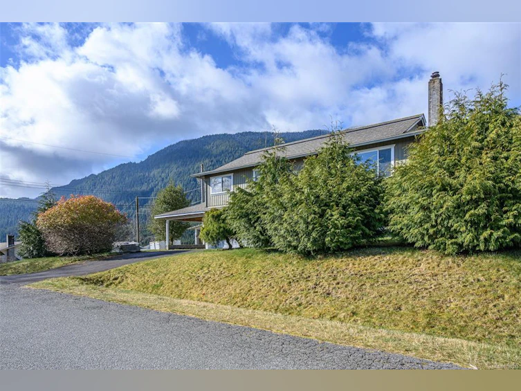 130 Seaview Street, Kelsey Bay/Sayward, BC, V0P 1R0 - 3