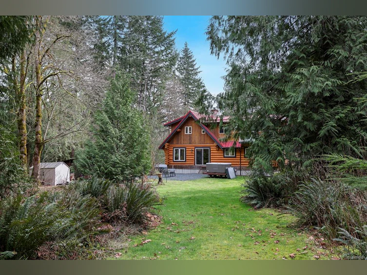 7889 Macartney Drive, Fanny Bay, BC, V0R 1W0 - 38
