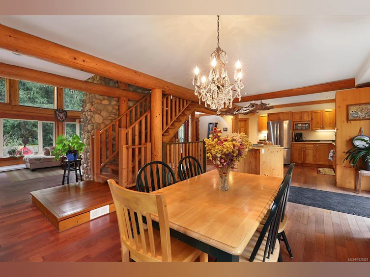 7889 Macartney Drive, Fanny Bay, BC, V0R 1W0 - 11