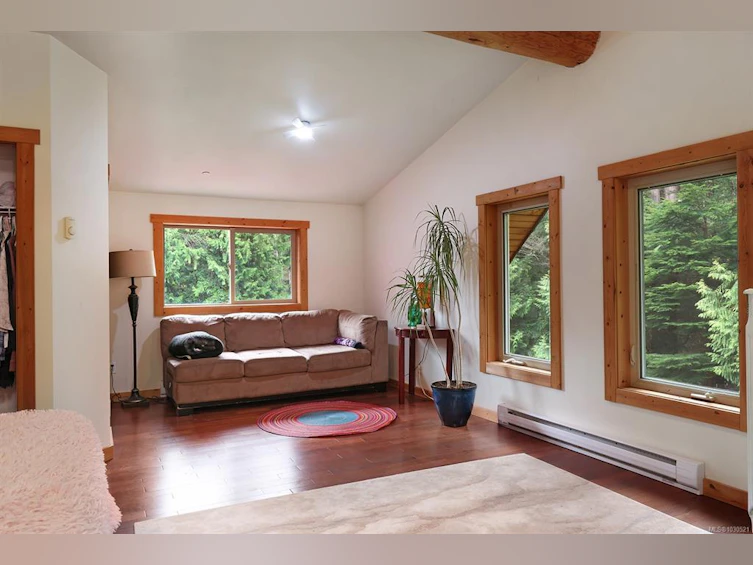 7889 Macartney Drive, Fanny Bay, BC, V0R 1W0 - 27