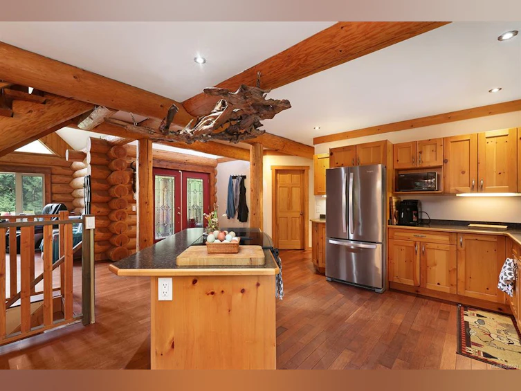 7889 Macartney Drive, Fanny Bay, BC, V0R 1W0 - 16