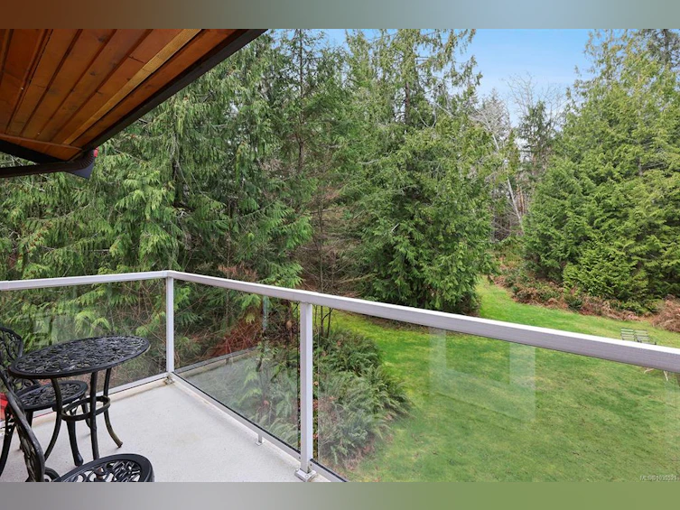 7889 Macartney Drive, Fanny Bay, BC, V0R 1W0 - 28