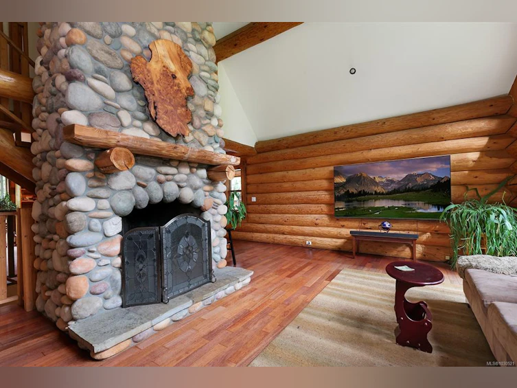 7889 Macartney Drive, Fanny Bay, BC, V0R 1W0 - 8