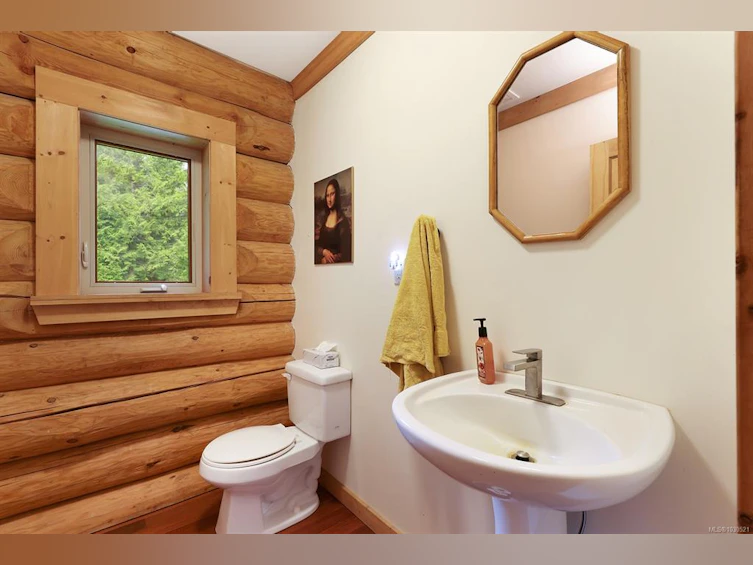 7889 Macartney Drive, Fanny Bay, BC, V0R 1W0 - 21