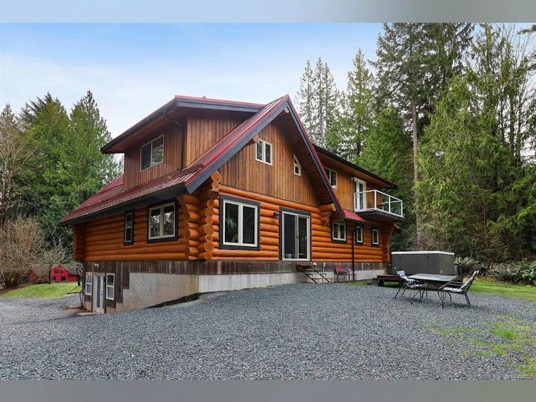 7889 Macartney Drive, Fanny Bay, BC, V0R 1W0 - 4