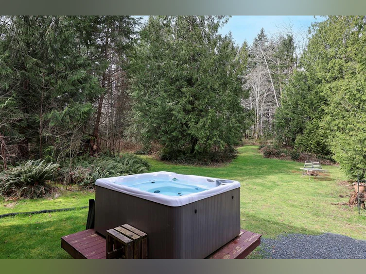 7889 Macartney Drive, Fanny Bay, BC, V0R 1W0 - 36