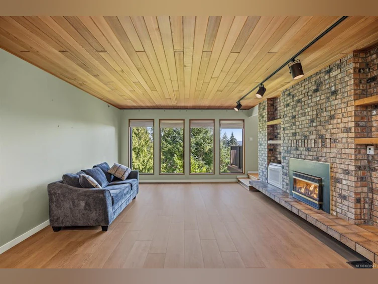 2340 Spring Road, Campbell River, BC, V9W 5K8 - 5