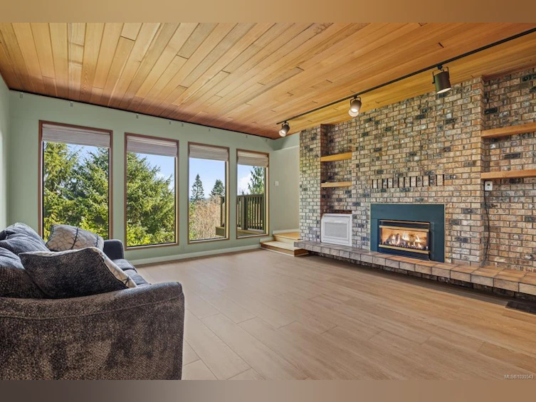 2340 Spring Road, Campbell River, BC, V9W 5K8 - 3