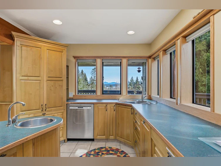2340 Spring Road, Campbell River, BC, V9W 5K8 - 13