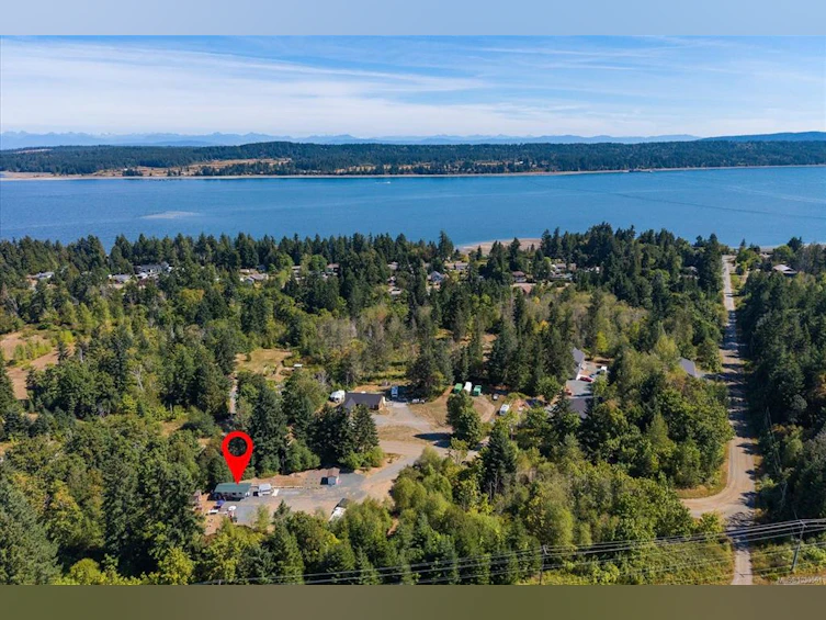 6593 Country Road, Union Bay, BC, V0W 1W0 - 32