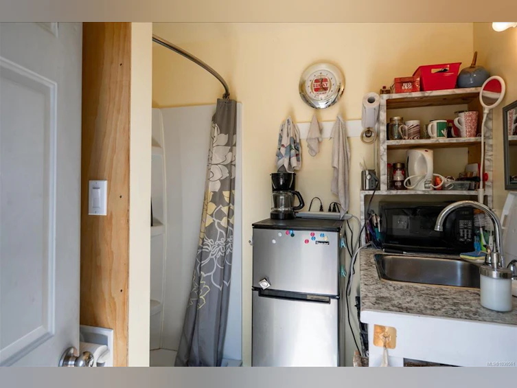 6593 Country Road, Union Bay, BC, V0W 1W0 - 24