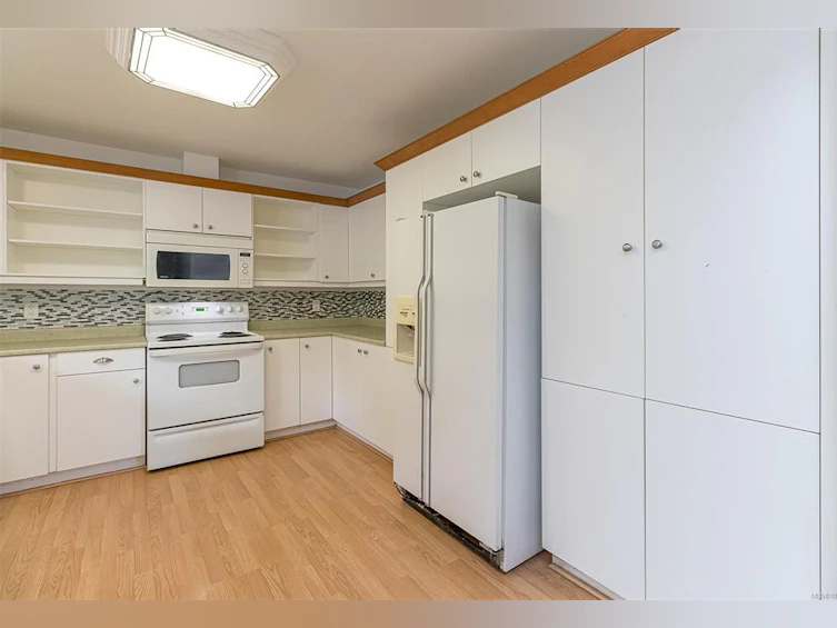 4040 Holland Avenue, Saanich, BC, V8Z 5K1 - 25